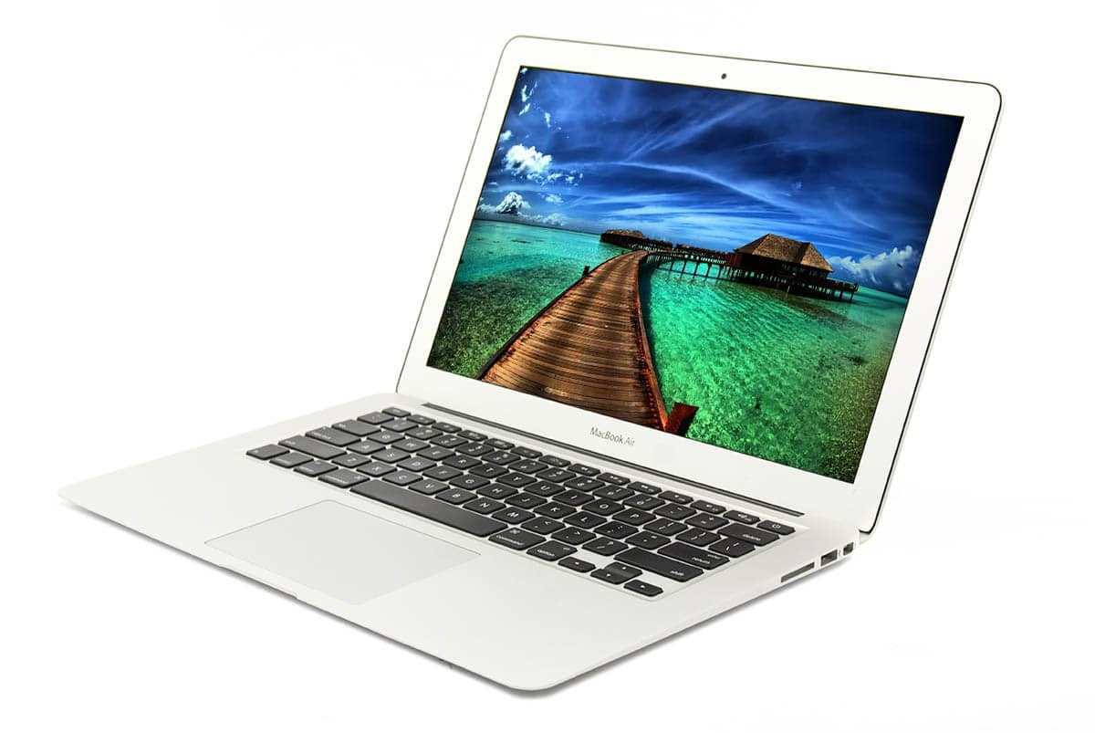 Apple MacBook Air A1466 (Early 2017) 13.3 inch Display Laptop 2.2GHz Intel Core i7 8GB RAM 128GB SSD Backlit Keyboard (Ex UK Grade A 6 Months Warranty)